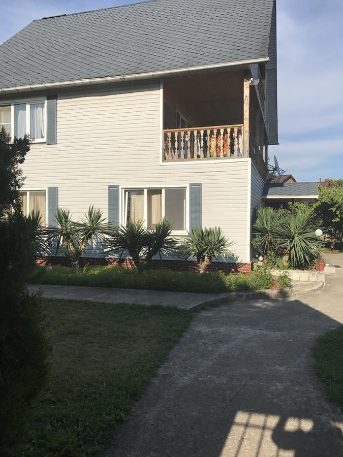Hotel Dom U Morya Pizunda Exterior foto